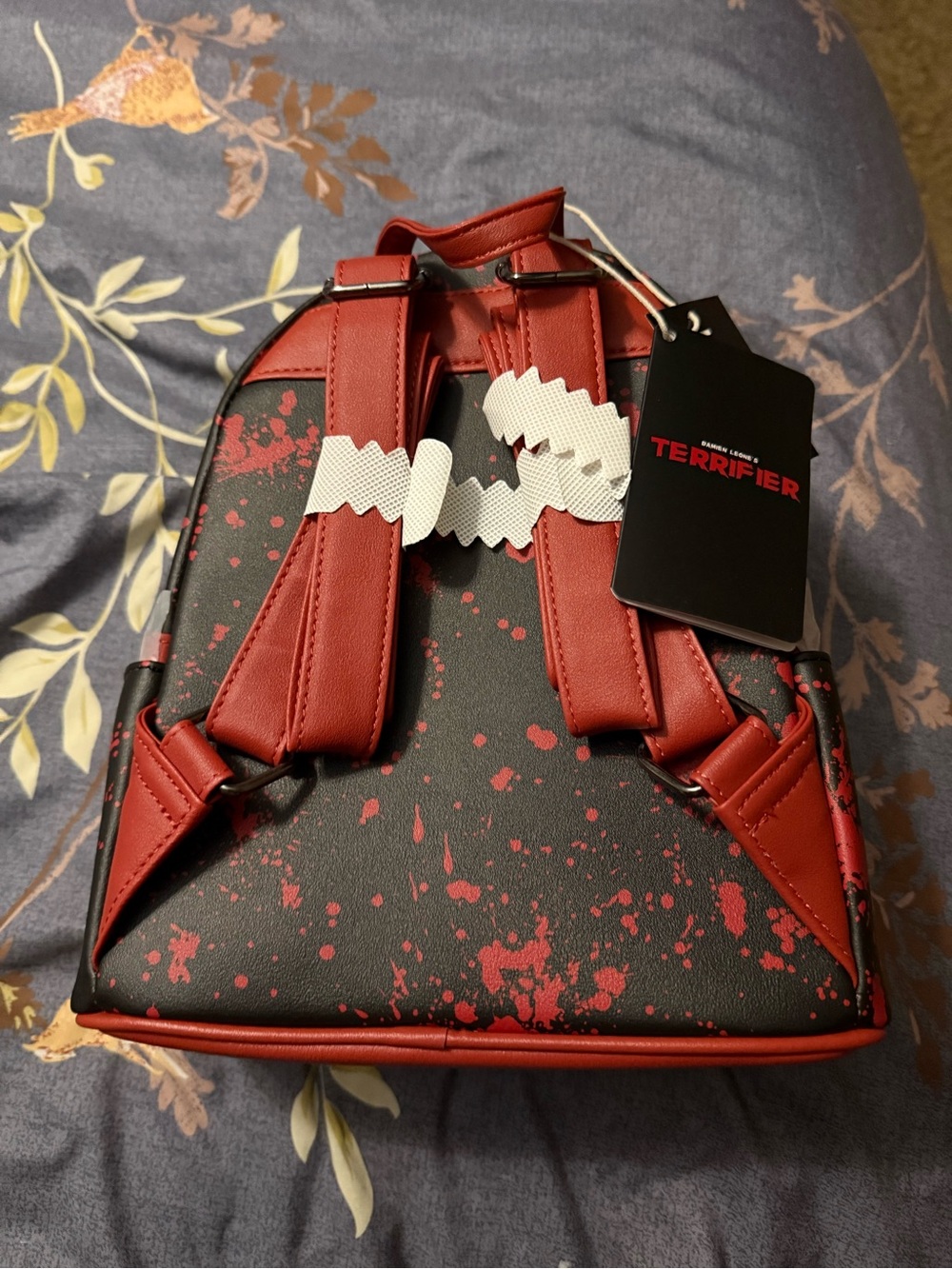 Loungefly Black and Red 'Art the Clown' Terrifier Graphic Backpack - Picture 2 of 2